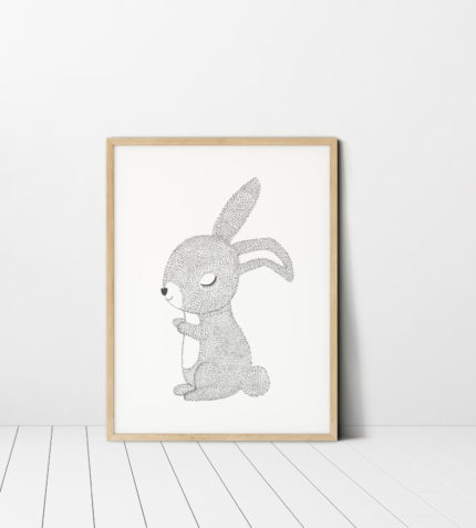poster met konijn zwart wit in houten lijst