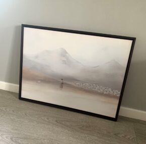 Hij zoekt jou op print met donkerbruine lijst