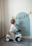 Magneetsticker 58x90 groen op kinderkamer