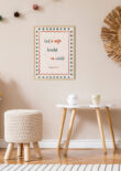 Christelijke poster: God is mijn kracht en schild in lijst aan de muur